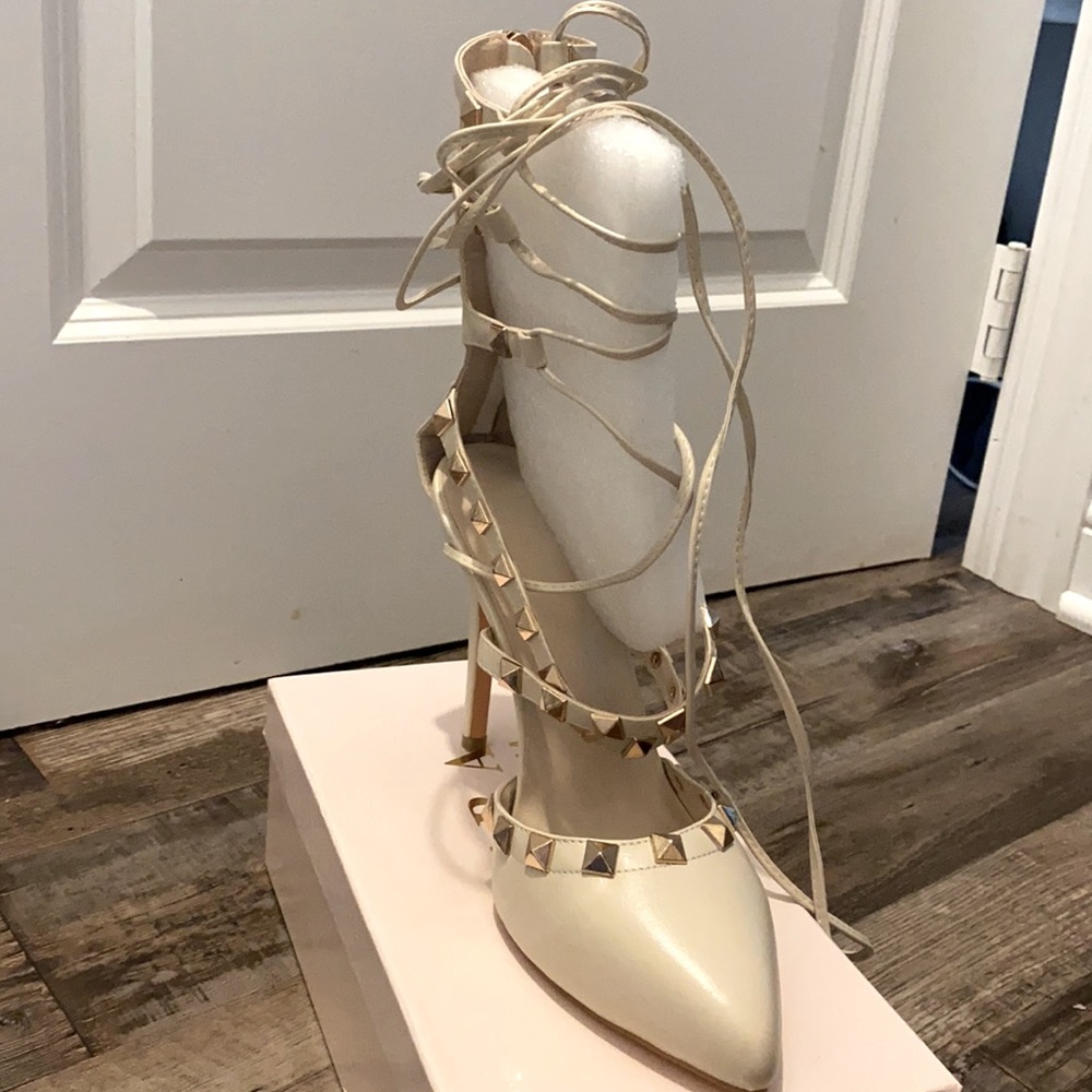 Heels - Picture 2 of 2